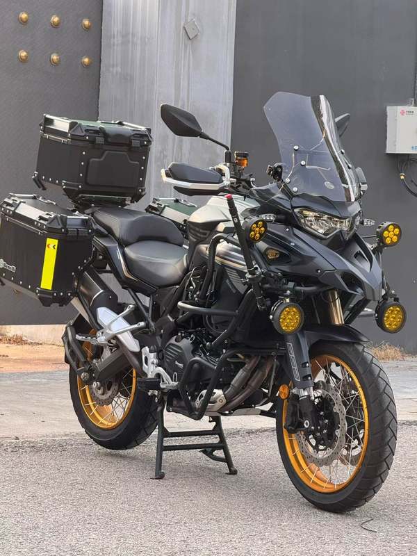 贝纳利 TRK552
