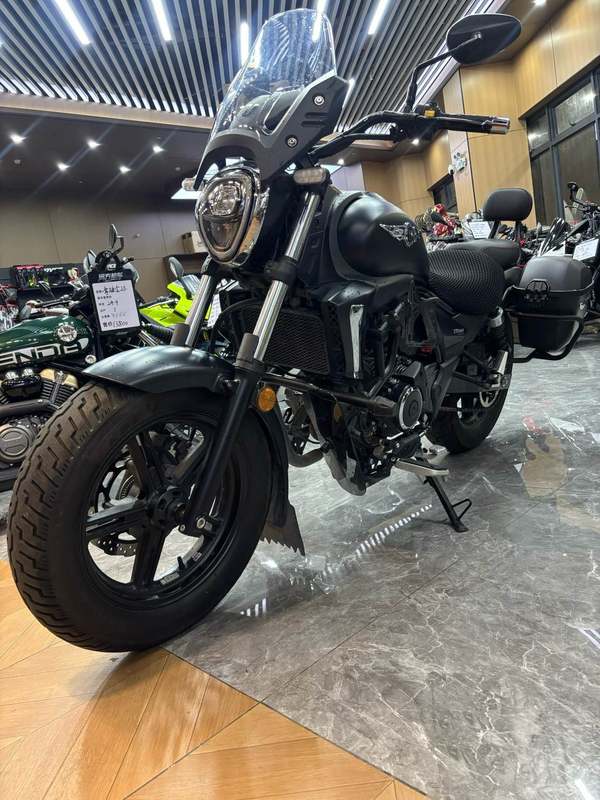 豪爵 TR300