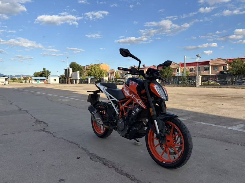 KTMR2R 390 Duke