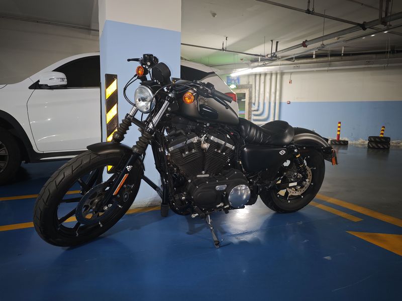 哈雷戴维森 Iron883 硬汉