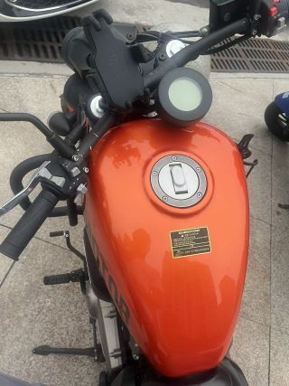 QJMOTOR 闪300S