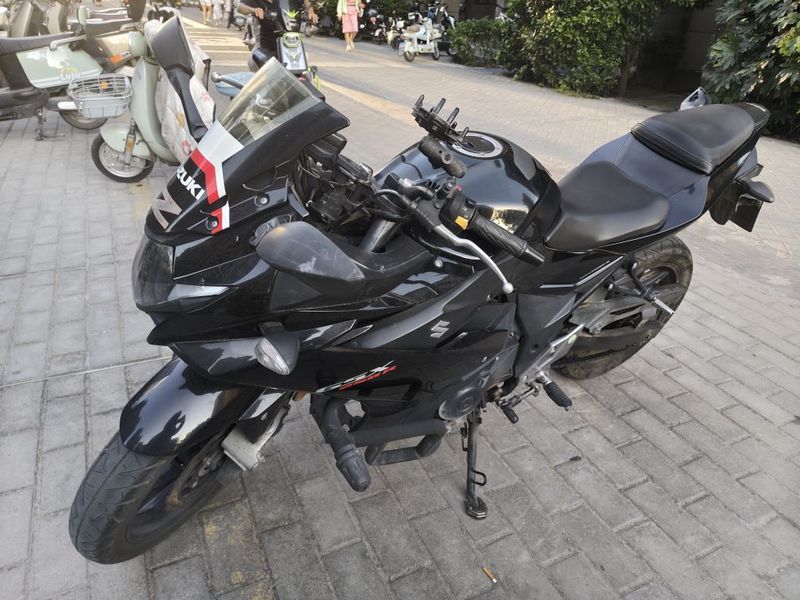 豪爵铃木 GSX250R
