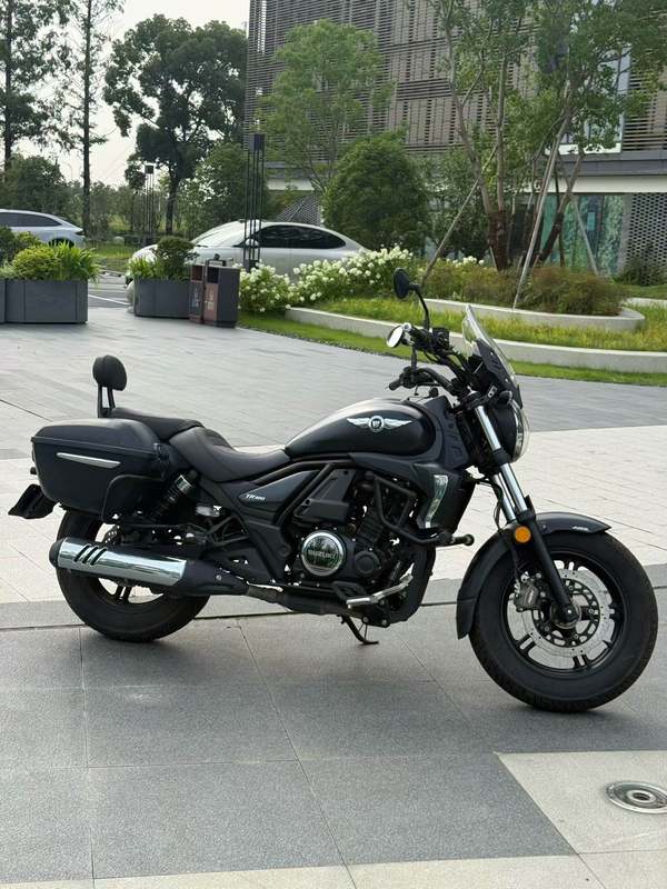豪爵 TR300