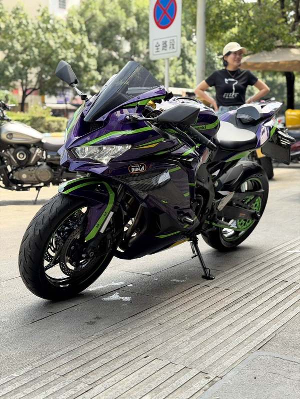 川崎 ZX-4R