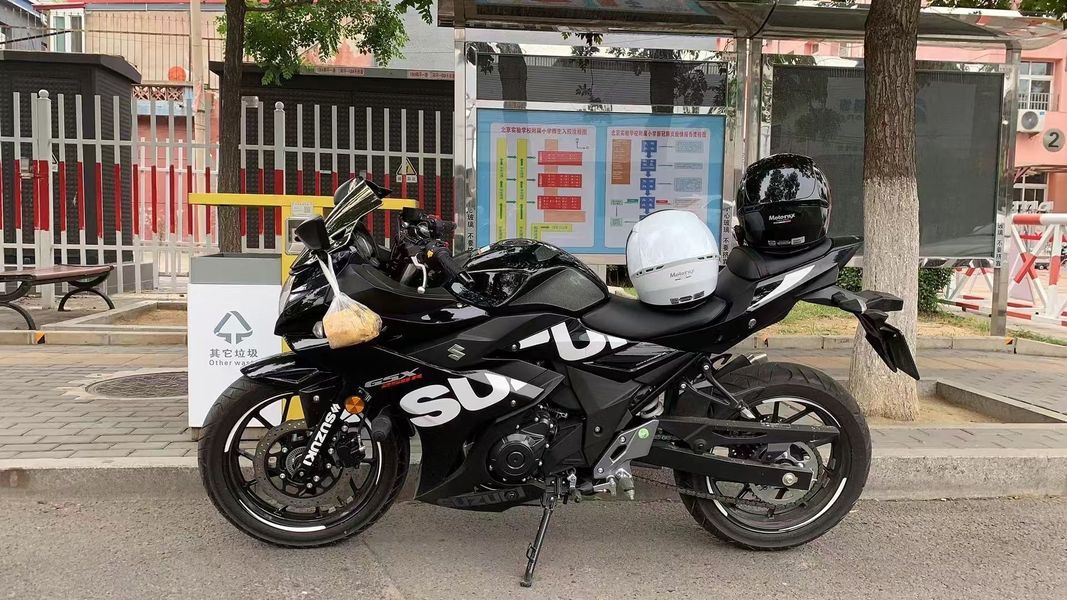 豪爵铃木 GSX250R