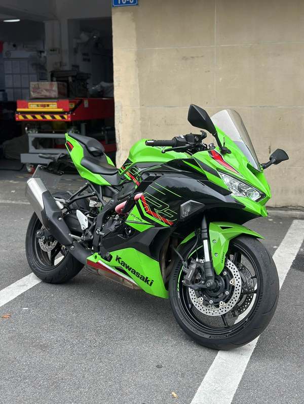 川崎 ZX-4R