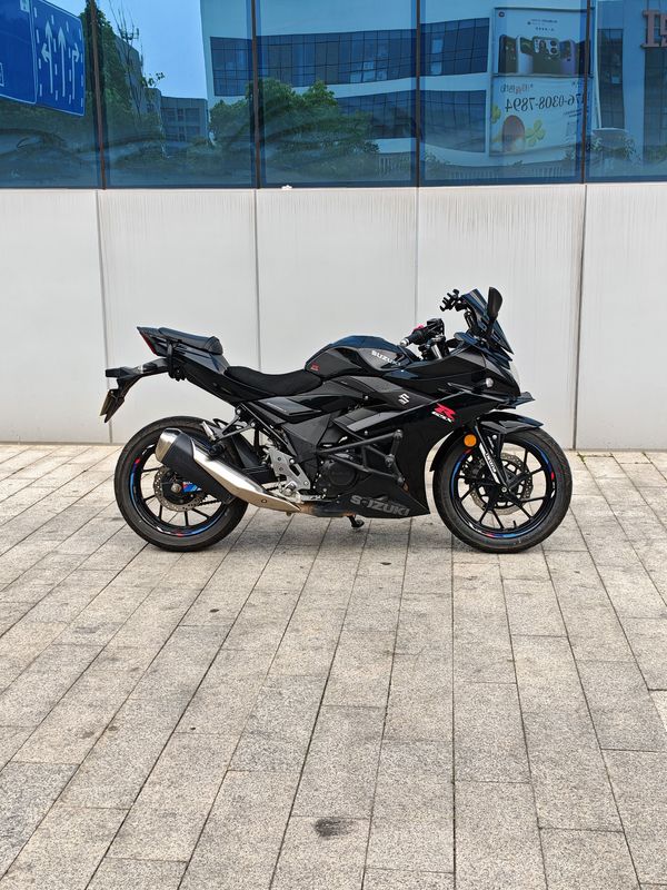 豪爵铃木 GSX250R