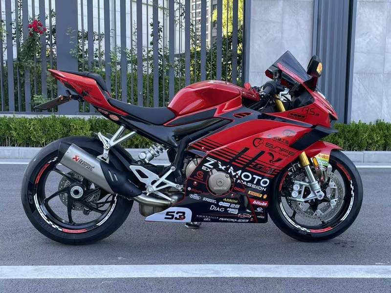 张雪机车 500RR