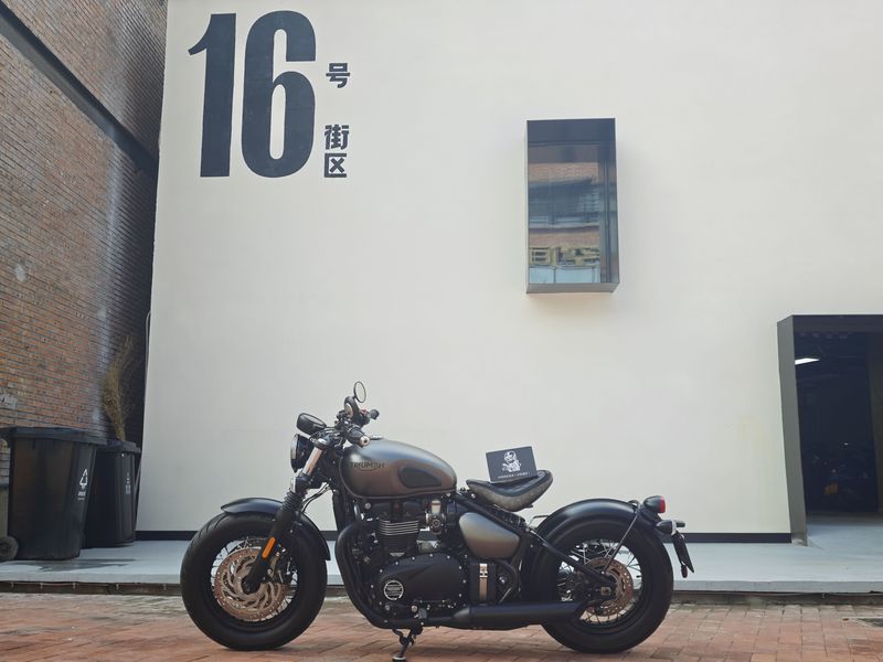 凯旋 Bonneville Bobber