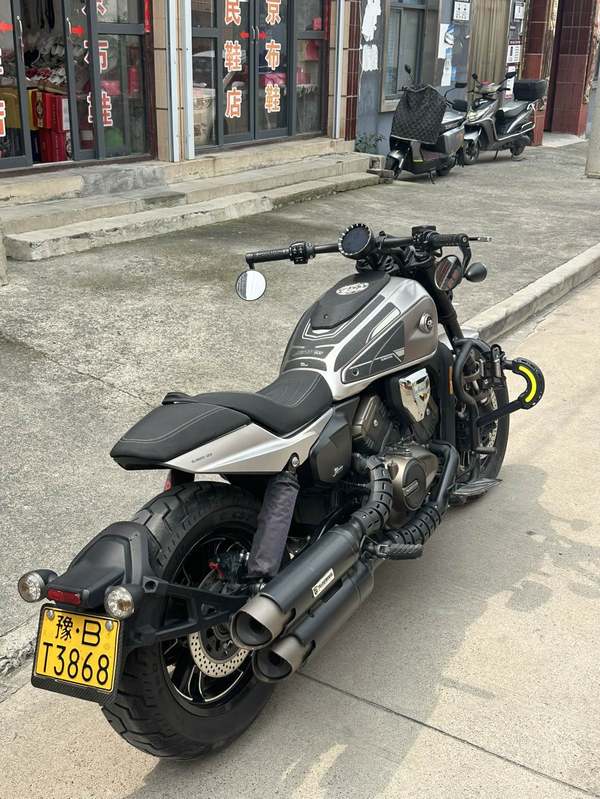 QJMOTOR 闪600