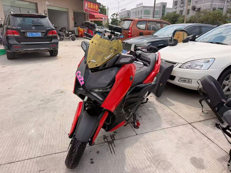 雅马哈 XMAX