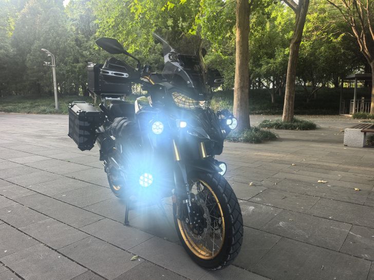 贝纳利 TRK702
