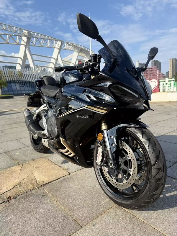QJMOTOR 赛800