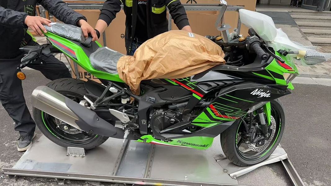 川崎 ZX-4R