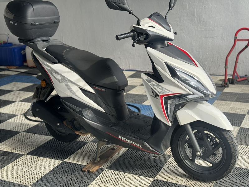 新大洲本田 裂行 RX125Fi