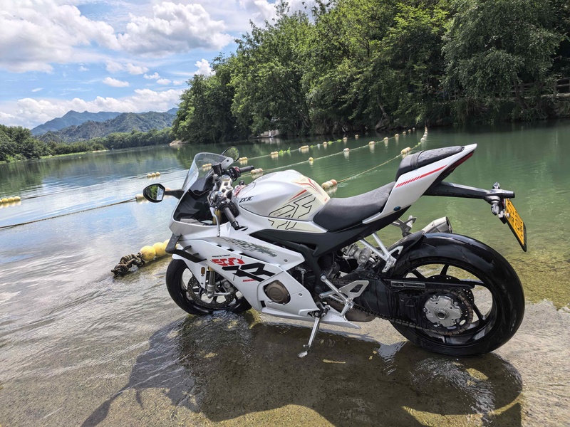 张雪机车 500RR