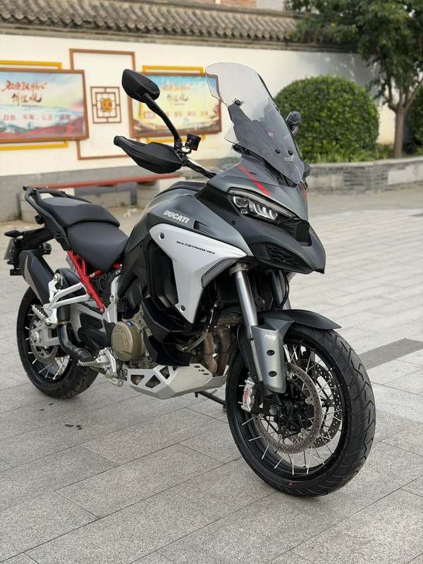 杜卡迪 Multistrada V4