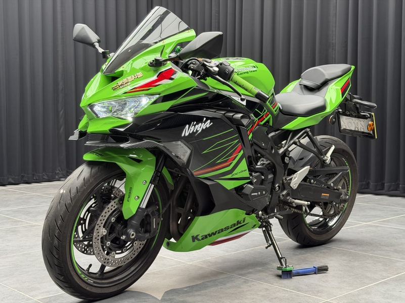 川崎 ZX-4R