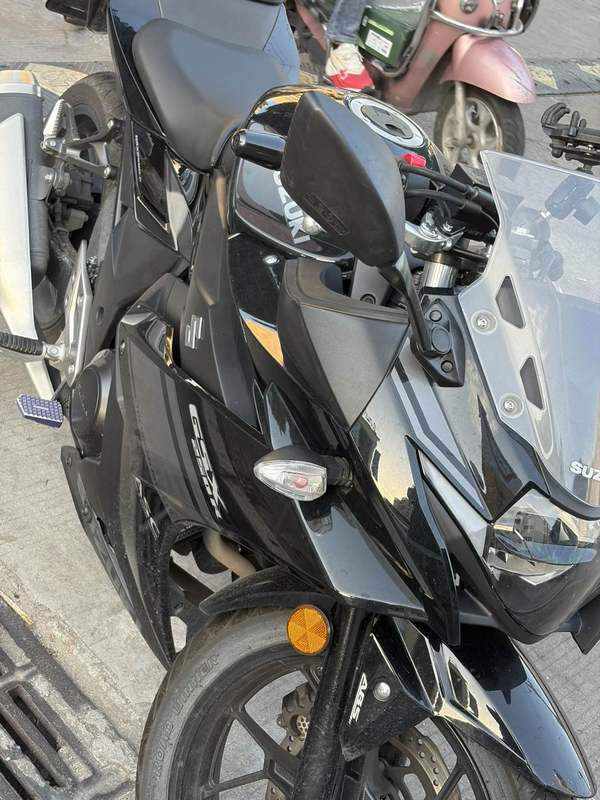 豪爵铃木 GSX250R