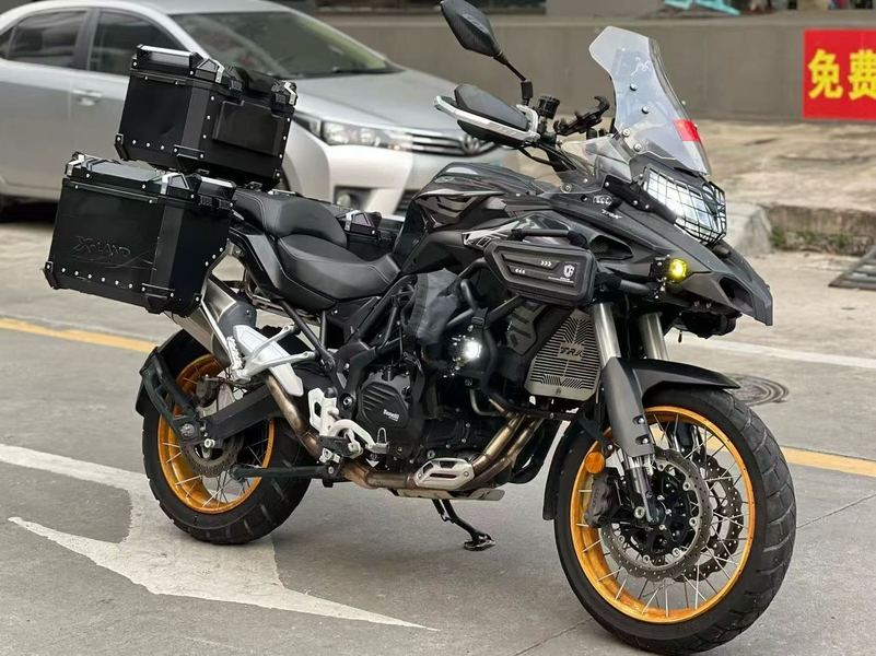 贝纳利 金鹏 TRK502
