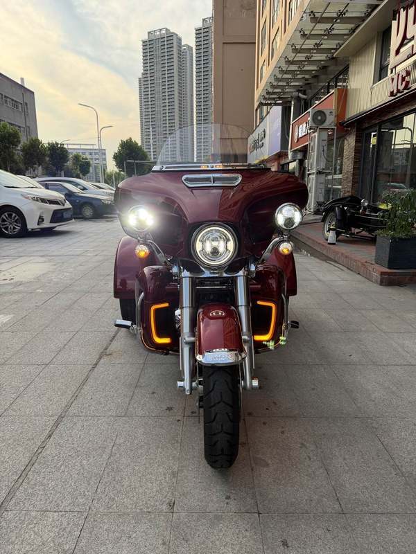 哈雷戴维森 Tri Glide