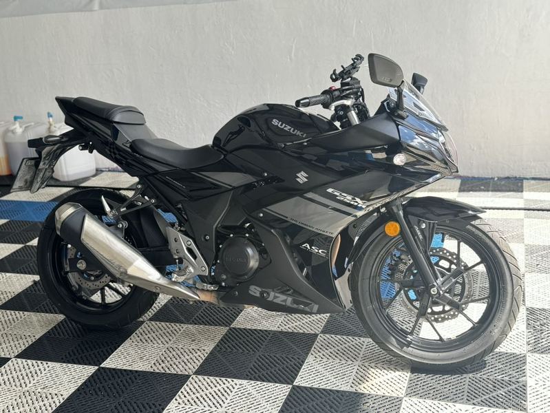 豪爵铃木 GSX250R