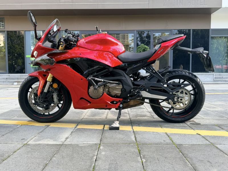 QJMOTOR 赛600