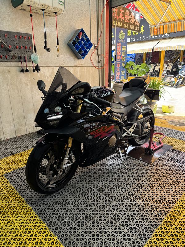 张雪机车 500RR
