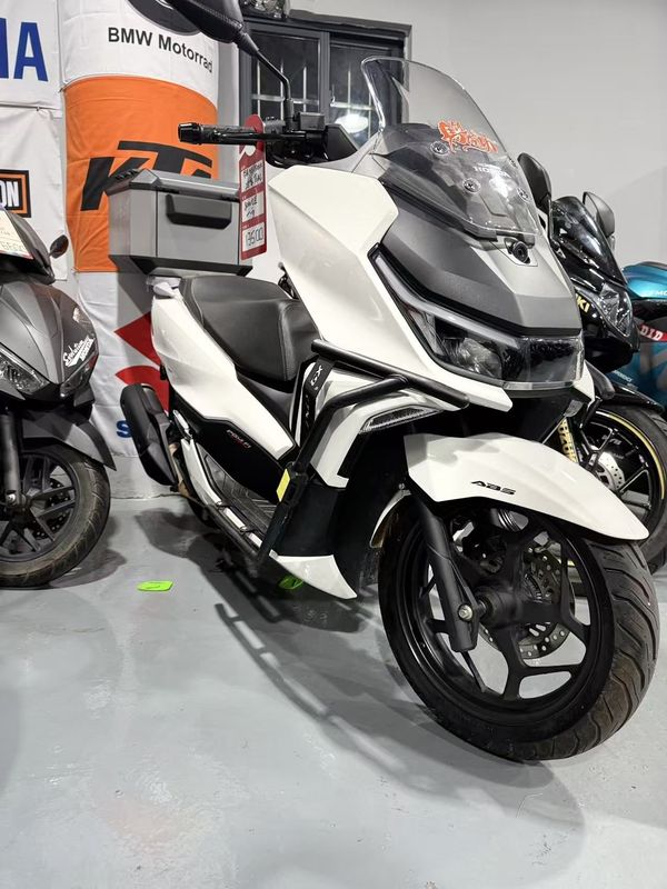 新大洲本田 NS150GX