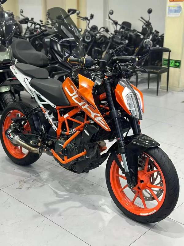 KTMR2R 390 Duke