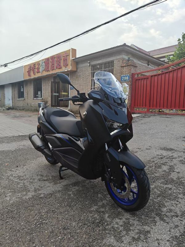 雅马哈 XMAX