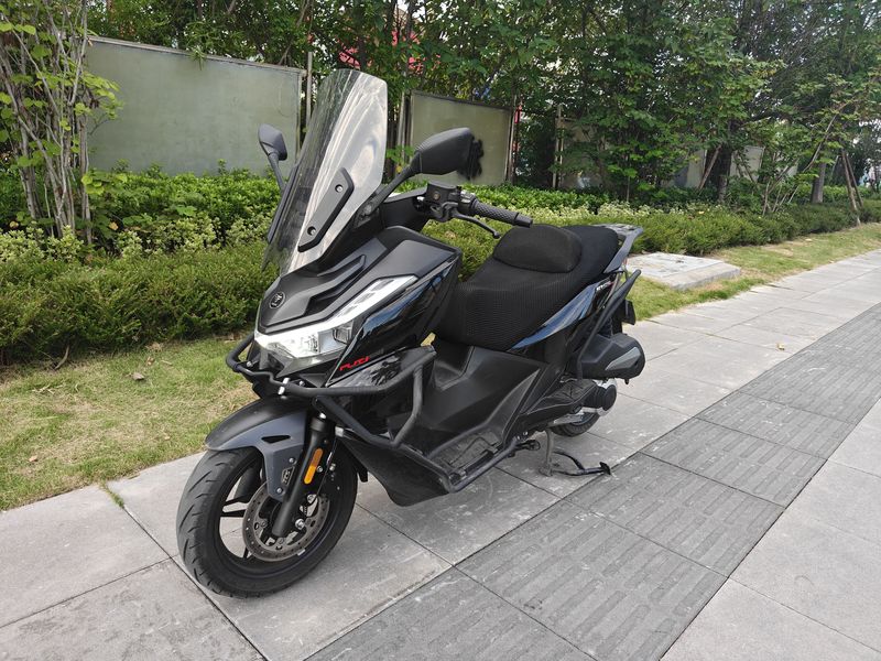 无极 SR250GT