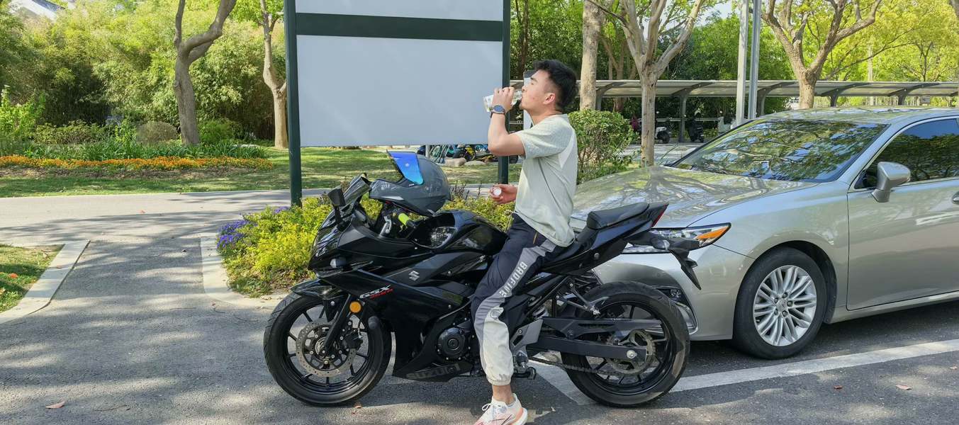 豪爵铃木 GSX250R