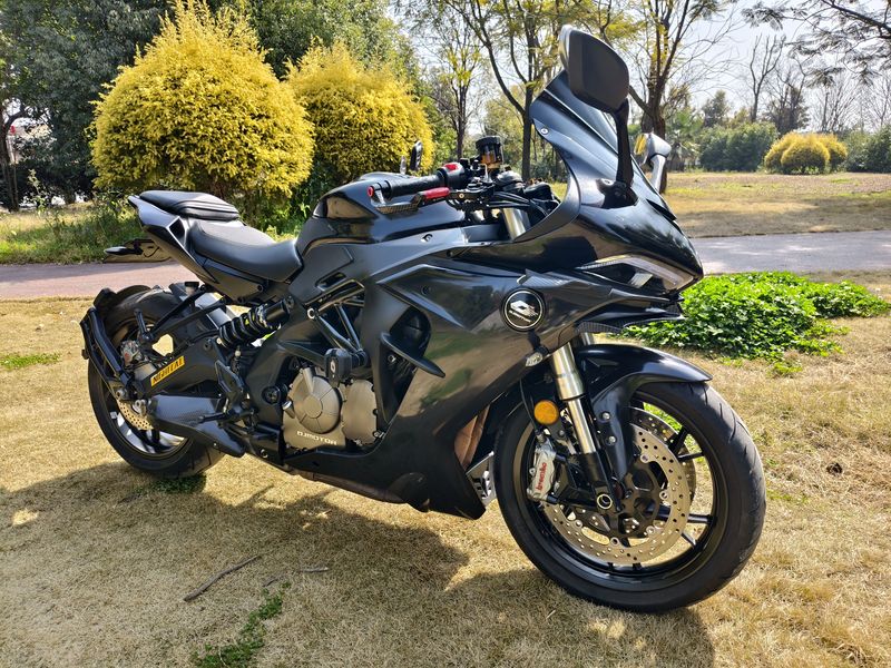 QJMOTOR 赛600
