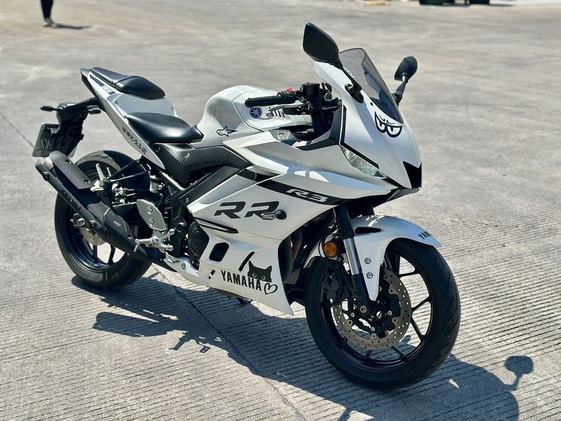 雅马哈 YZF-R3