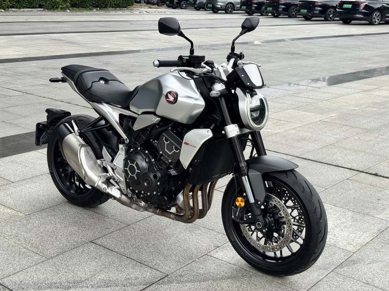 本田DREAMWING CB1000R