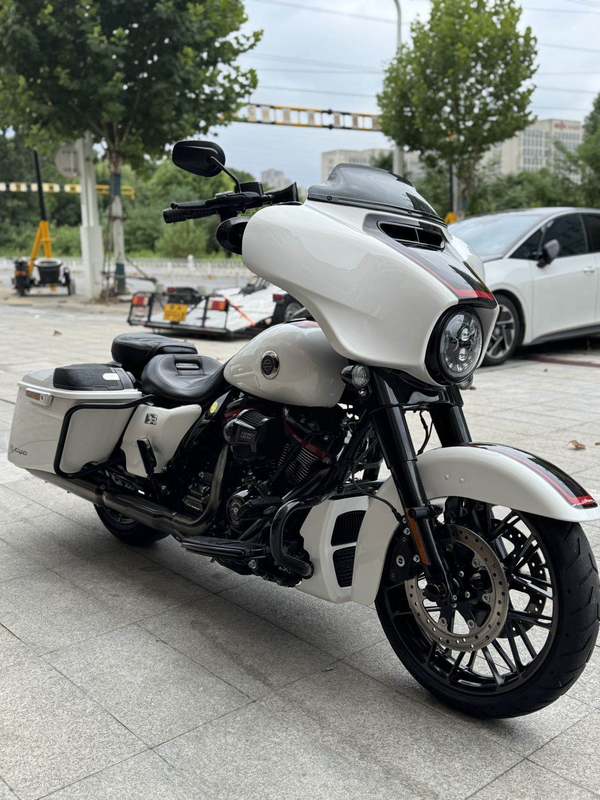 哈雷戴维森 大道滑翔 Street Glide