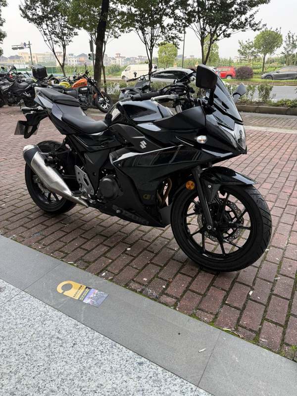 豪爵铃木 GSX250R