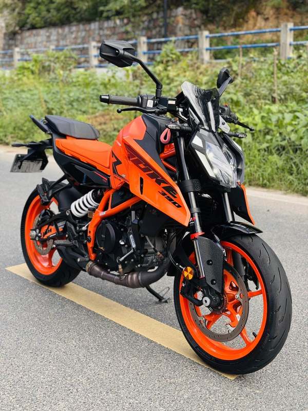 KTMR2R 390 Duke
