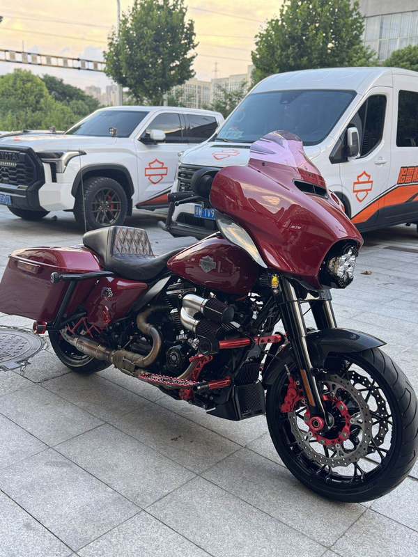 哈雷戴维森 大道滑翔 Street Glide