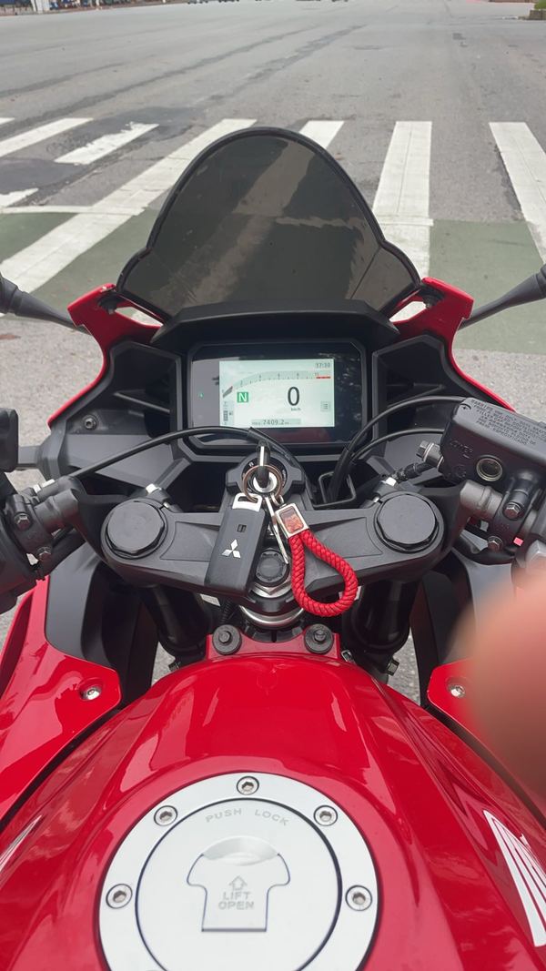 本田WING CBR400R