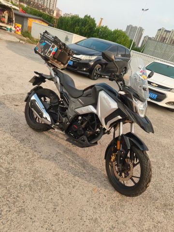 五羊本田 猛鸷 CB190X
