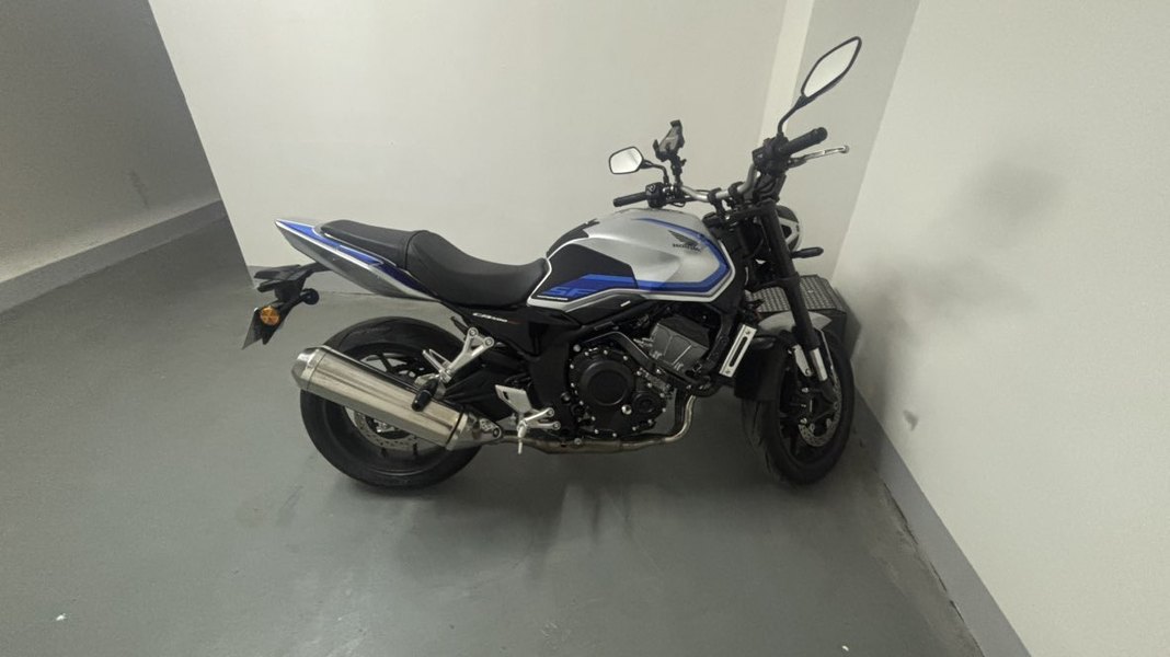 本田 CB500 Super Four