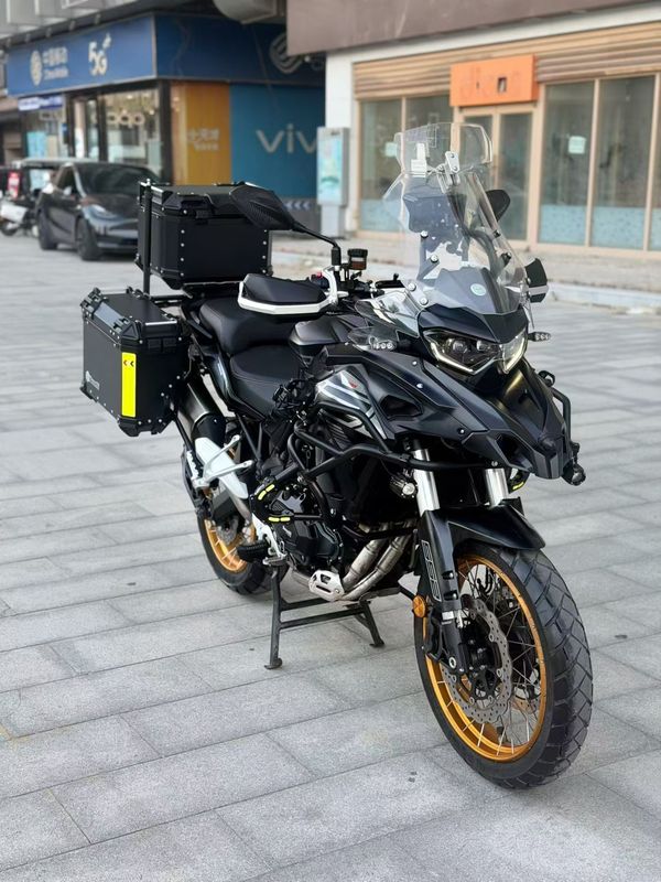 贝纳利 TRK552