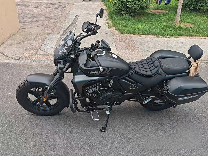 豪爵 TR300