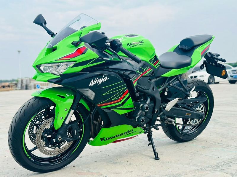 川崎 ZX-4R