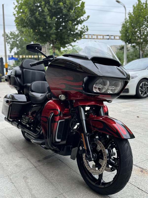 哈雷戴维森 公路滑翔 Road Glide
