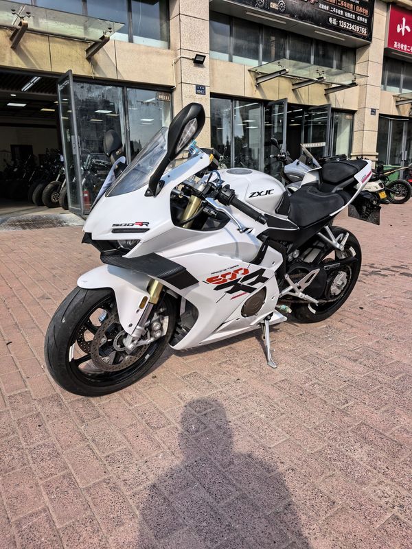 张雪机车 500RR