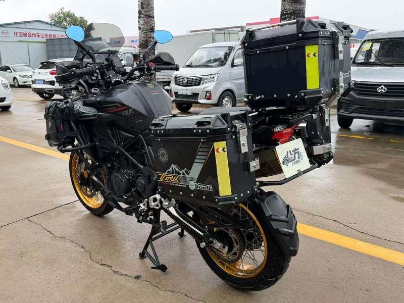 贝纳利 TRK552