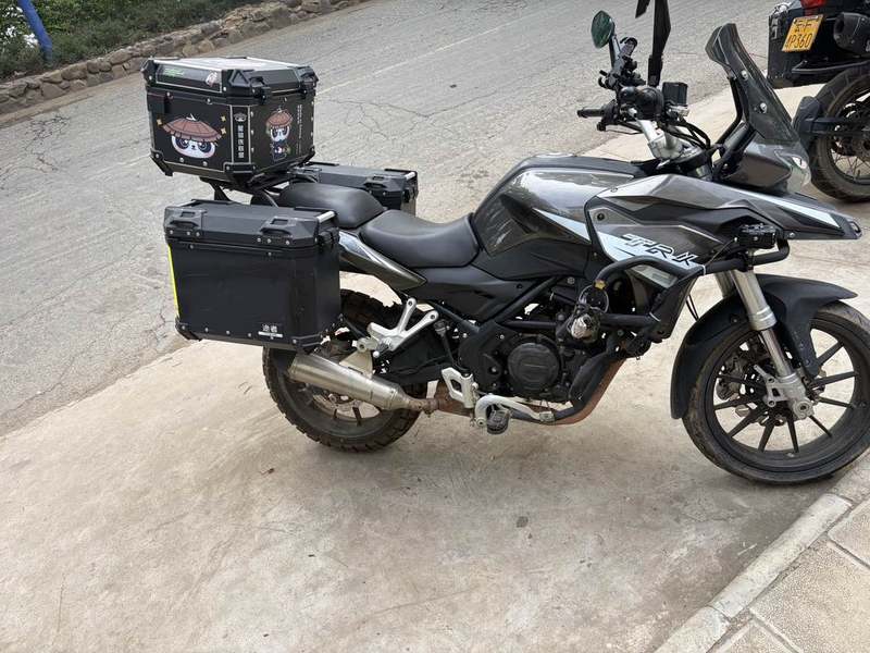 贝纳利 金鹏 TRK251